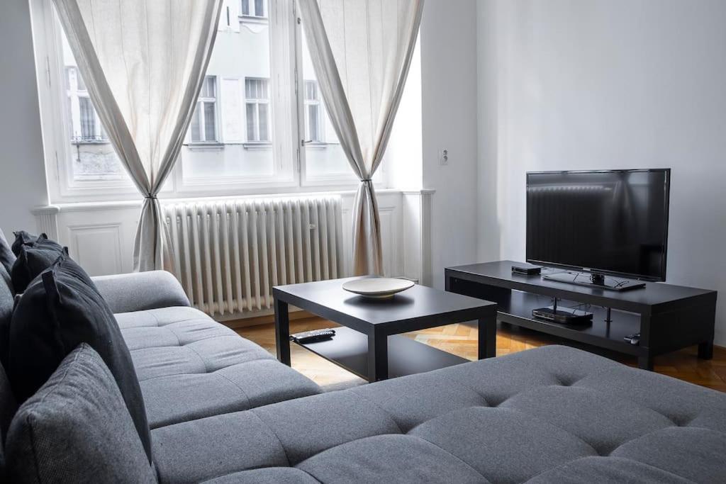 Matyas Apartment *
